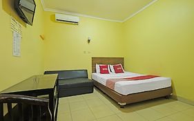 Oyo 92485 Hotel Family