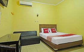 Oyo 92485 Hotel Family